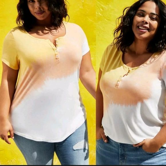 torrid Tops - Ombre Peach Tie Dye TORRID Short Sleeve Henley Top